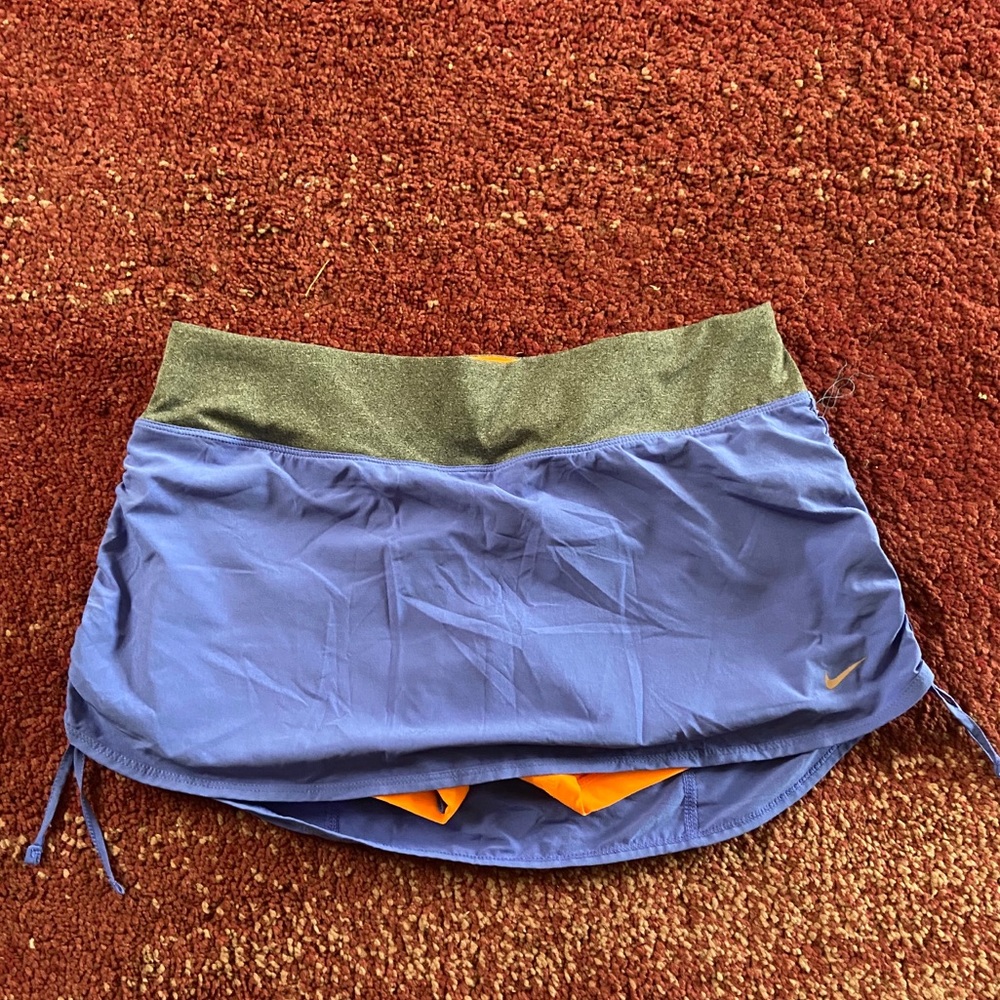 Nike run skort size medium